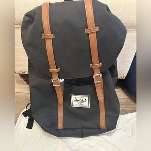 Black Herschel retreat backpack